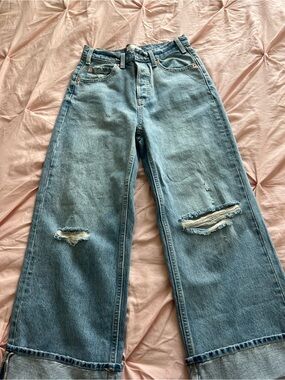 Universal Thread Wide Leg Jeans in Light Blue Denim